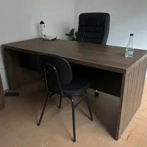 Mesa para Escritório/Home Office em MDF Amadeirada
