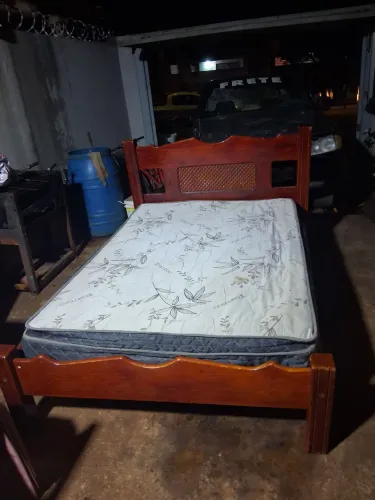 Cama de madeira reforçada entrego