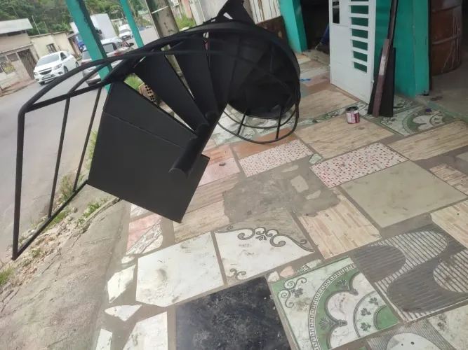 Escada de ferro caracol