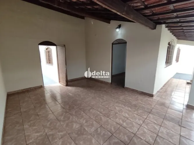 Casa residencial com 3 quartos sendo 1 suíte, disponível para locação no bairro Umuarama e