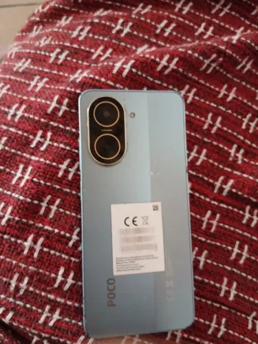 Vendo um poco c71 estado de novo 128 gb acompanhar carregador