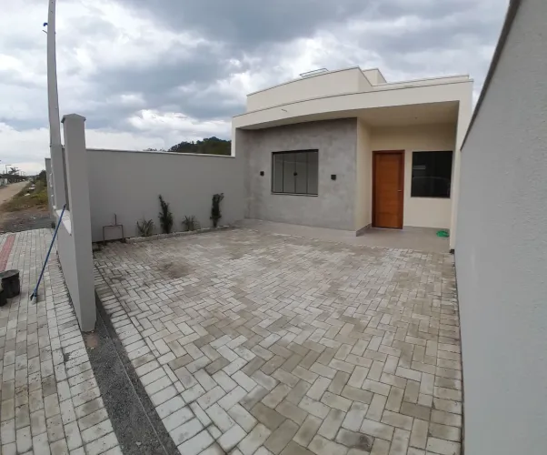 Vendo casas em Barra Velha SC com 2 quartos sendo um com suíte, sala,cozinha, churrasqueir
