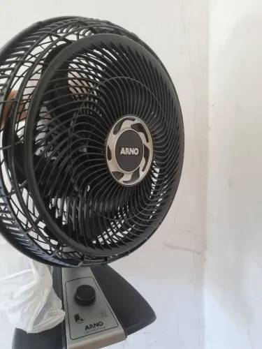 Ventilador Arno semi novo
