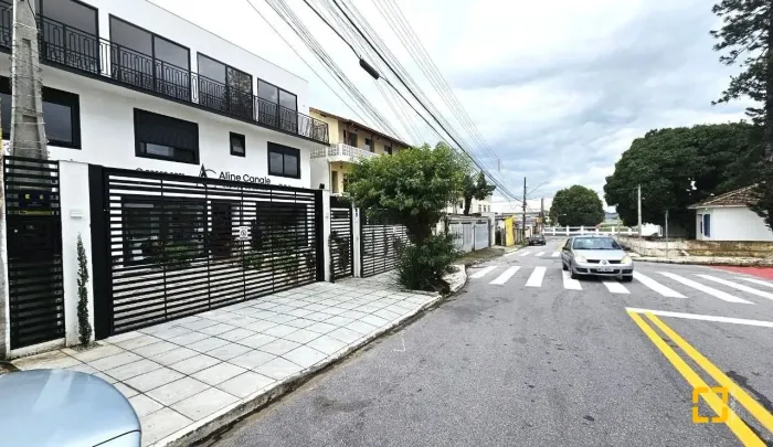 Prédio de 3 andares no Jardim Atlântico, garagem, excelente localização e vista para o mar