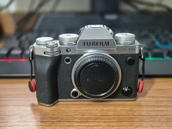 Fujifilm X-T5 SILVER
