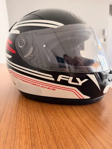 Vendo capacete Fly usado