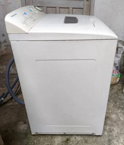 Máquina de Lavar Electrolux 8kg - 127V - Usada