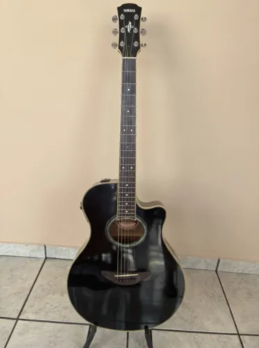 Violão aço Yamaha APX700