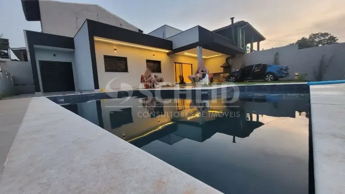 CASA COM PISCINA EM ATIBAIA