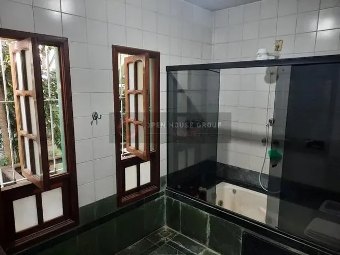 Open House vende casa com lazer completo no Fonseca