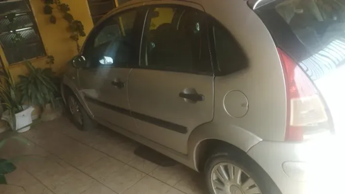 Citroen C3 GLX 1.4/ GLX Sonora 1.4 Flex 8V 5P 2011