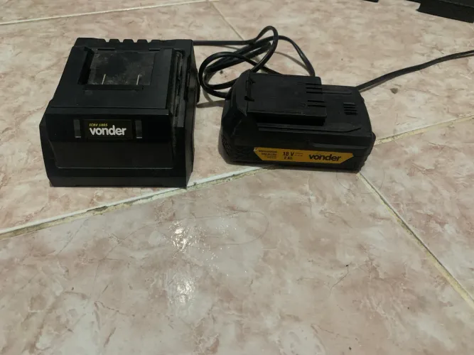 Carregador e bateria vonder.