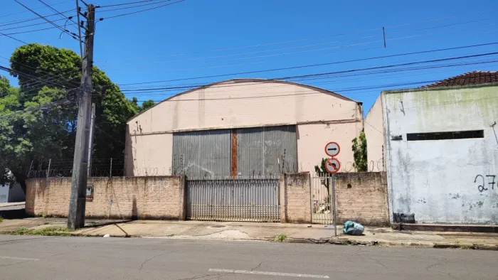 Galpão para alugar no Jardim Morumbi na Região Leste de Londrina com 360m²