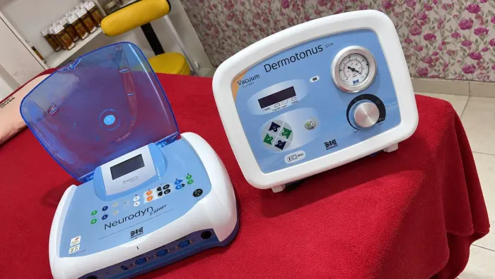 Vendo 2 aparelhos de estética: Neurodyn e Dermotonus Slim. Ideais para esteticistas.