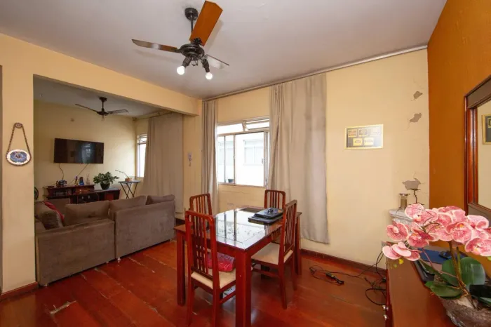 Apartamento à Venda - João Pinheiro, 2 Quartos, 90 m2