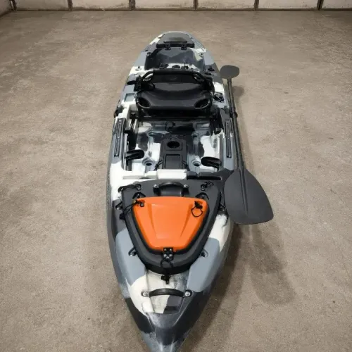 Vendo Caiaque Proficional de Pesca em otimo estado
