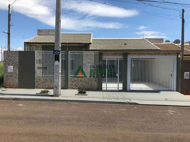 Casa com 03 quartos em Cambé