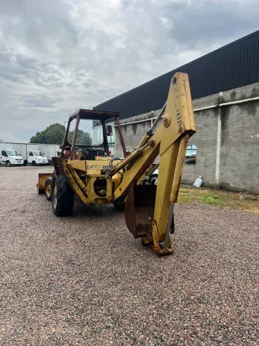 Retroescavadeira Case 580 H 1994