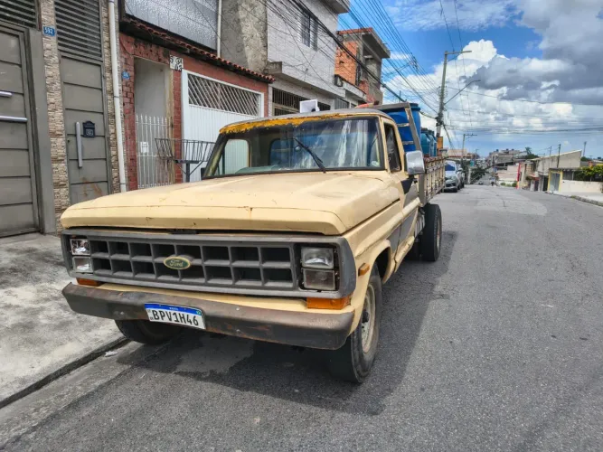 FORD F2000