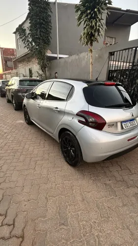 Peugeot 208 Active 1.2 Flex 12V 5P Mec. 2019