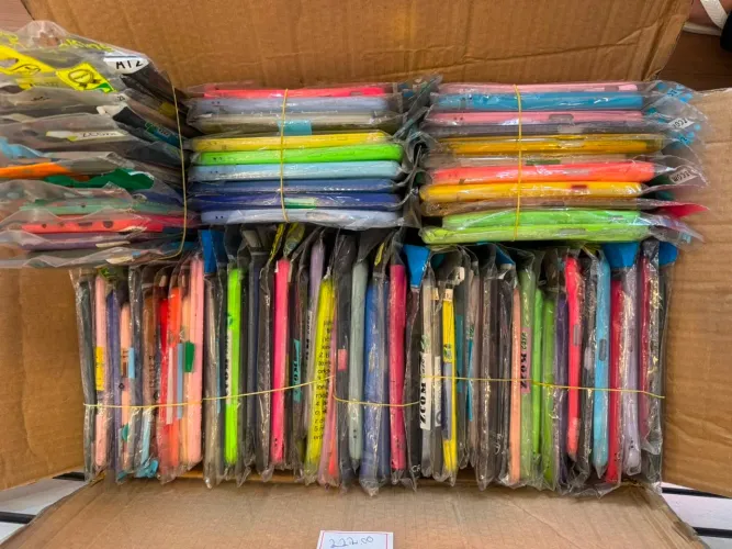 Lote Mais De 360 Capas Para Celulares Variadas, Android E IPhone