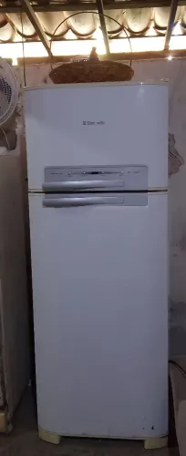 Geladeira Eletrolux DF48 com defeito Não Gela