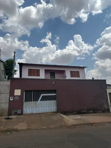 Sobrado 5 Qtos e barraco no Res.Triunfo