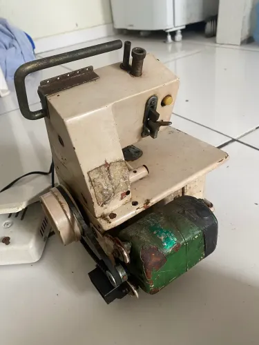 250$ Máquina overlock antiga NEGÓCIO 