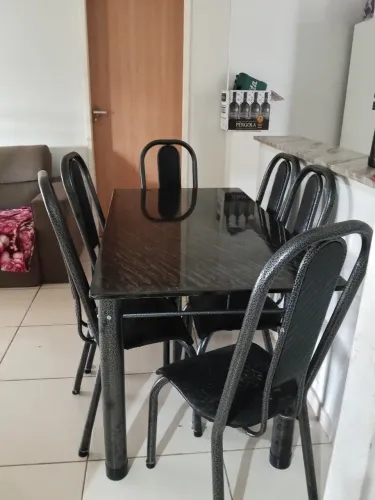 Mesa e cadeiras vendo