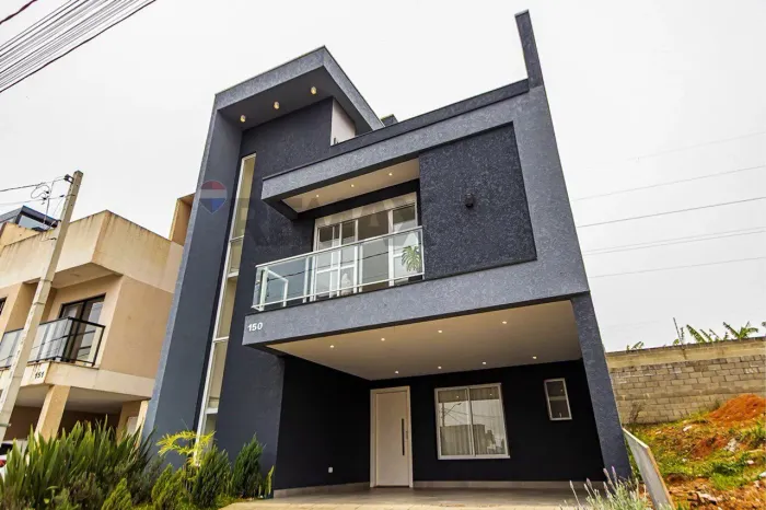 Sobrado Triplex - Venda - São José dos Pinhais, Paraná
