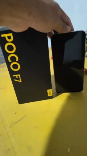 Poco F7 edição limitada novo pra hj 2.200 aceito trocas