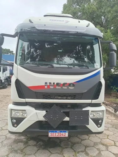VENDE-SE IVECO/TECTOR 240E28 - VEICULO EM ESTADO DE NOVO