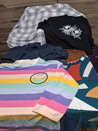 Lote de roupas diversas para Brechó