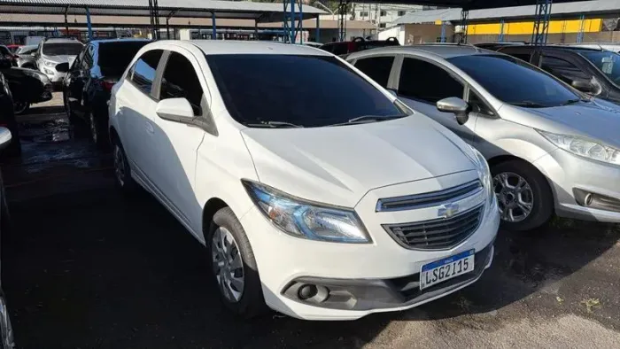 Chevrolet Onix Hatch LT 1.4 8V Flex Mec. 4P 2016