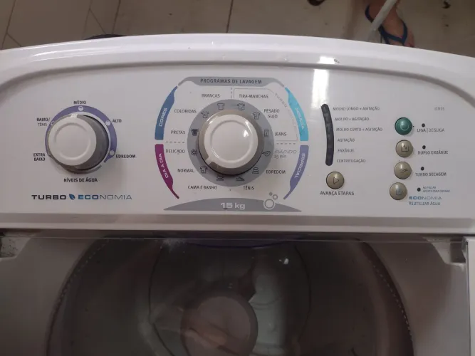 Máquina de lavar Electrolux 15kg com defeito 