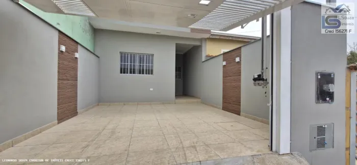 Casa para Venda em Pinhalzinho, Centro, 2 dormitórios, 1 banheiro, 2 vagas