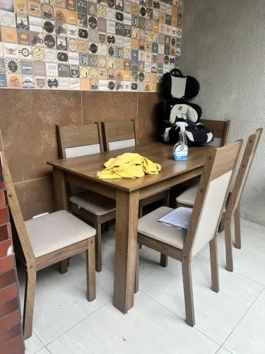 Mesa com 6 Cadeiras (Leia a descrição)