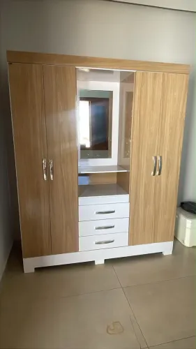 Guarda Roupa Pequeno