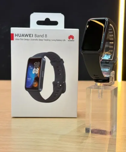 Smartwatch Huawei Band 8 lacrado e com garantia. Conexão com whatsapp, atende ligação,.