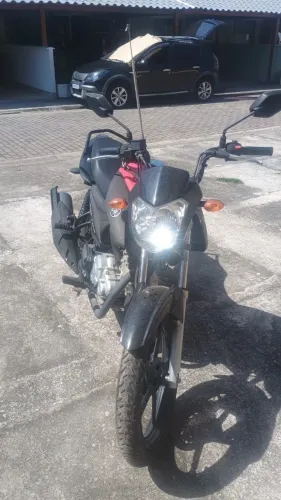 Yamaha Factor 125cc novíssima com apenas 2.000 quilômetros rodados, moto inteira super nov