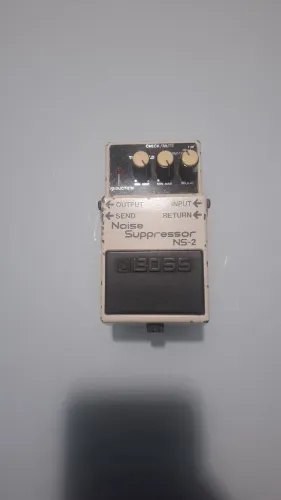 Pedal boss noise supressor