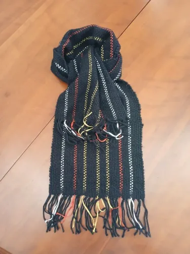 Cachicol feminino feito em tear pente liço
