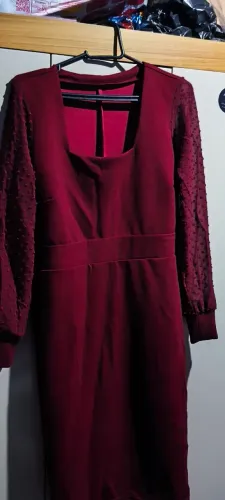 Vendo esses vestidos