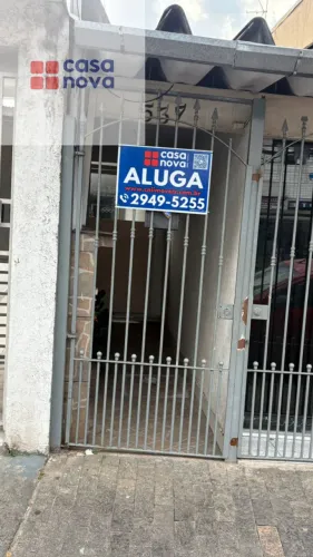 Casa térrea com 3 dormitórios para locação na Vila Sabrina