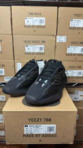 adidas Yeezy 700 V3 Clay Brown - 41BR - DSWT