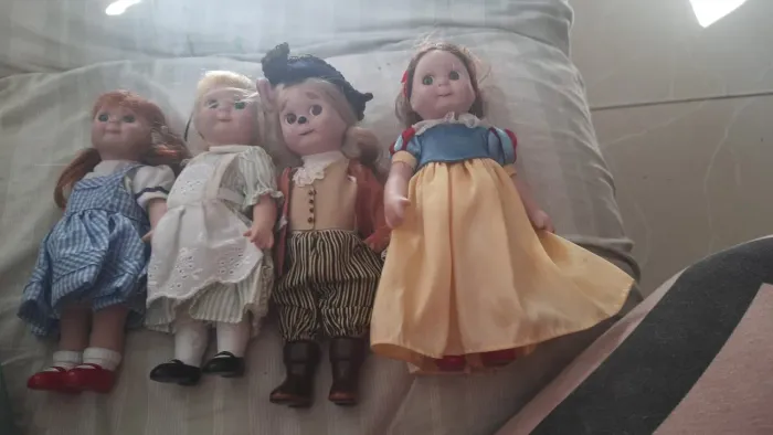 Bonecos de porcelana