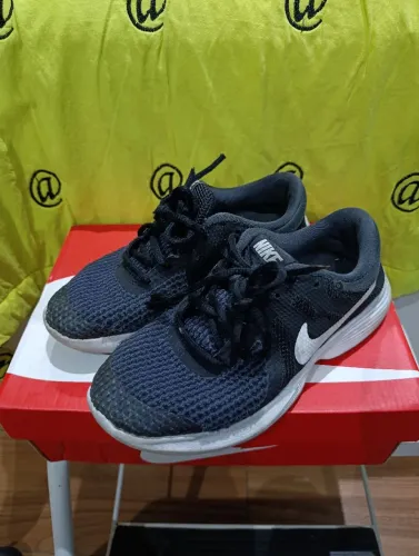 Tênis Nike juvenil 34