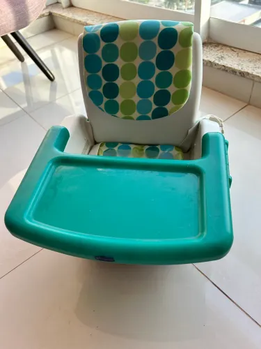 Cadeirinha de alimentação portátil