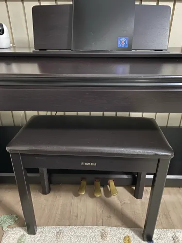 Piano Digital Yamaha Arius YDP-103