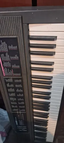 Teclado de música Cássio 